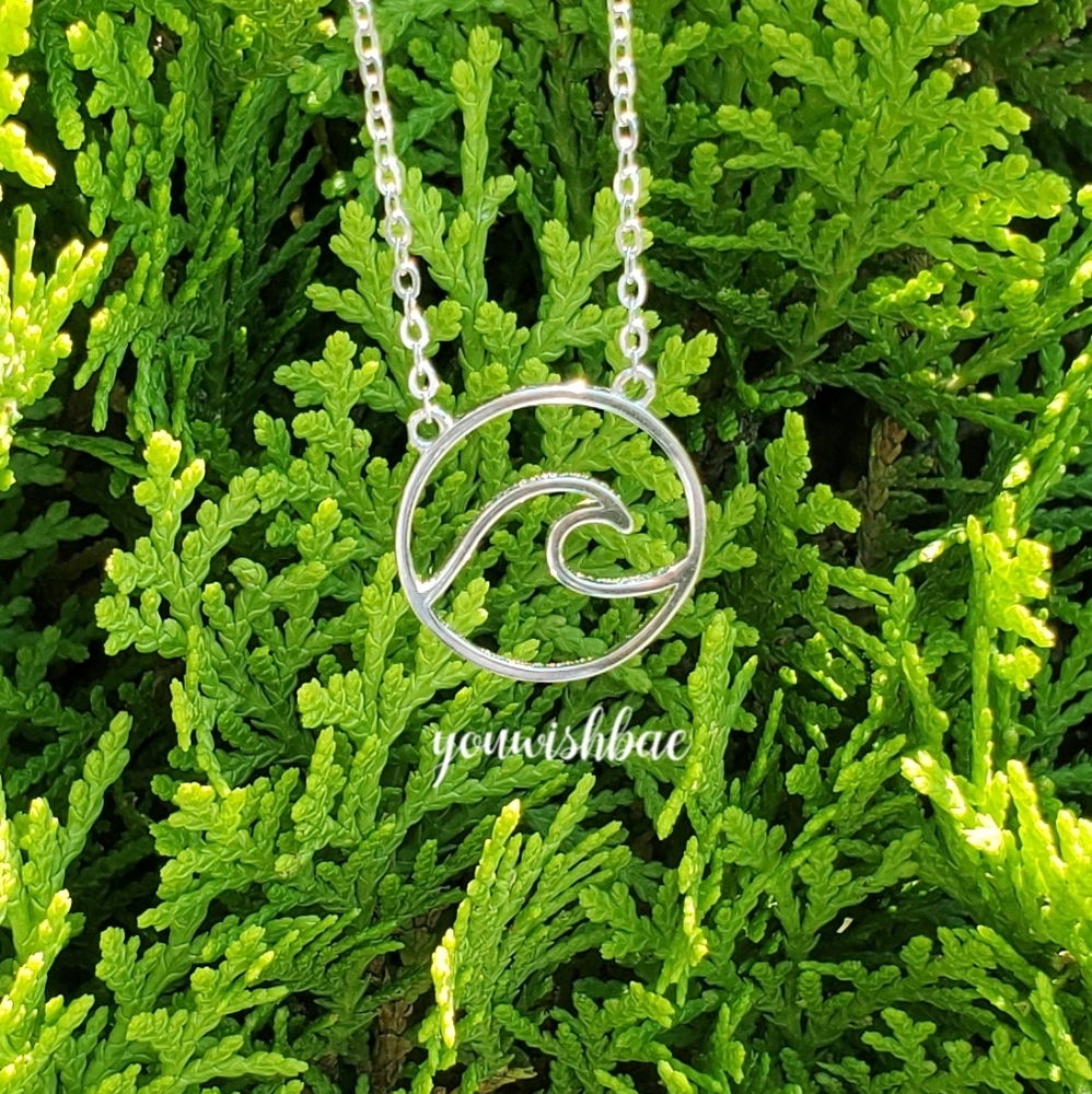 Wave Necklace Silver 925 Sterling Silver Shiny Wave Medallion Circle Wave New - Picture 4 of 6